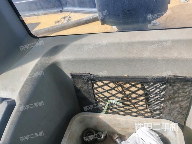 駕駛室正側(cè)（駕駛室部分）