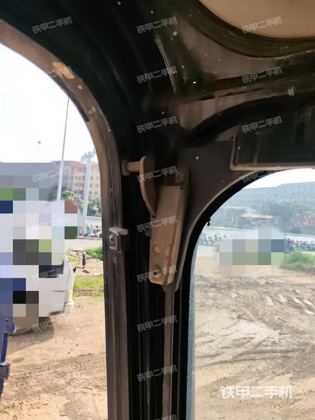 后窗玻璃角标（驾驶室部分）