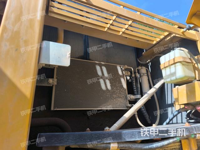散热器正面(大件舱室) 散热器正面(大件舱室)