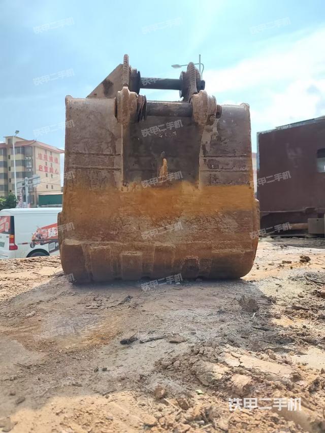 铲斗右后整体（工作和回转装置）