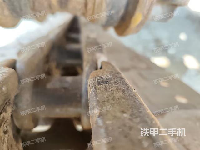 右侧行走马达盖板（行走机构）