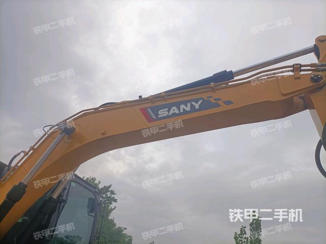 大臂整体 右侧(工作和回转装置) 大臂整体 右侧(工作和回转装置)