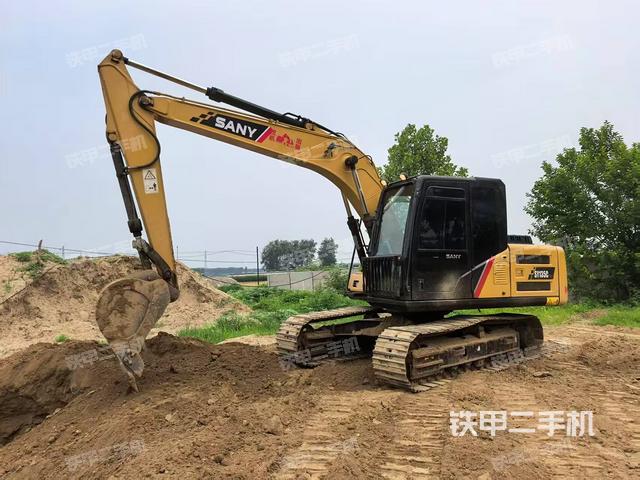 三一重工SY135C挖掘機(jī)