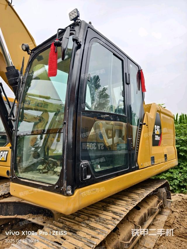 驾驶室整体(整机外观) 驾驶室整体(整机外观)