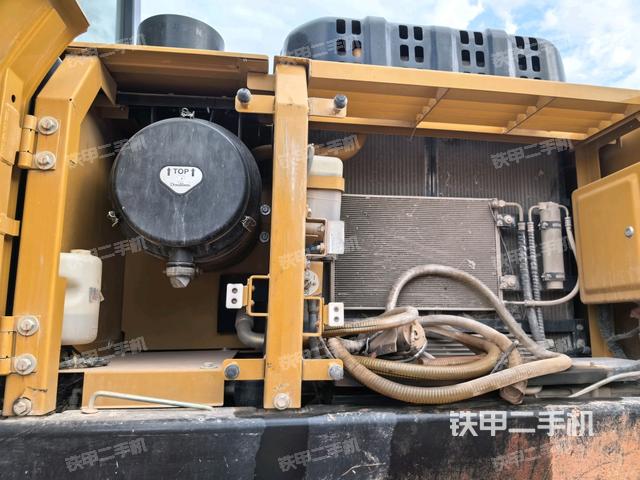 散热器正面(大件舱室) 散热器正面(大件舱室)