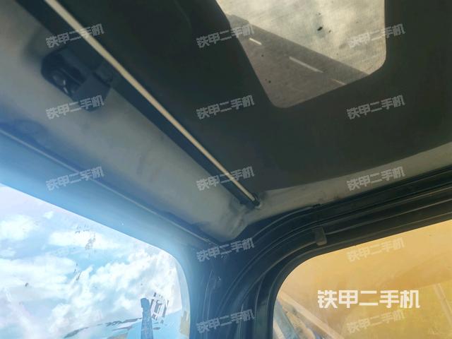 左后方玻璃角標(biāo)（駕駛室部分）