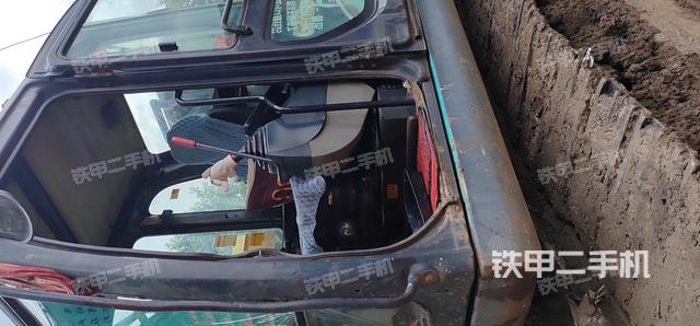 驾驶室整体（整机外观）