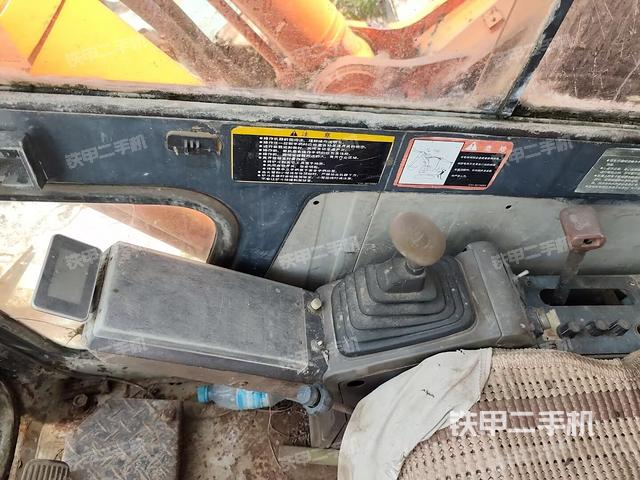 座椅后部（驾驶室部分）