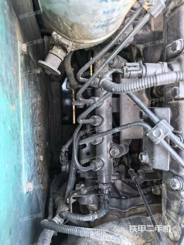 发动机整体俯视(整机外观) 发动机整体俯视(整机外观)