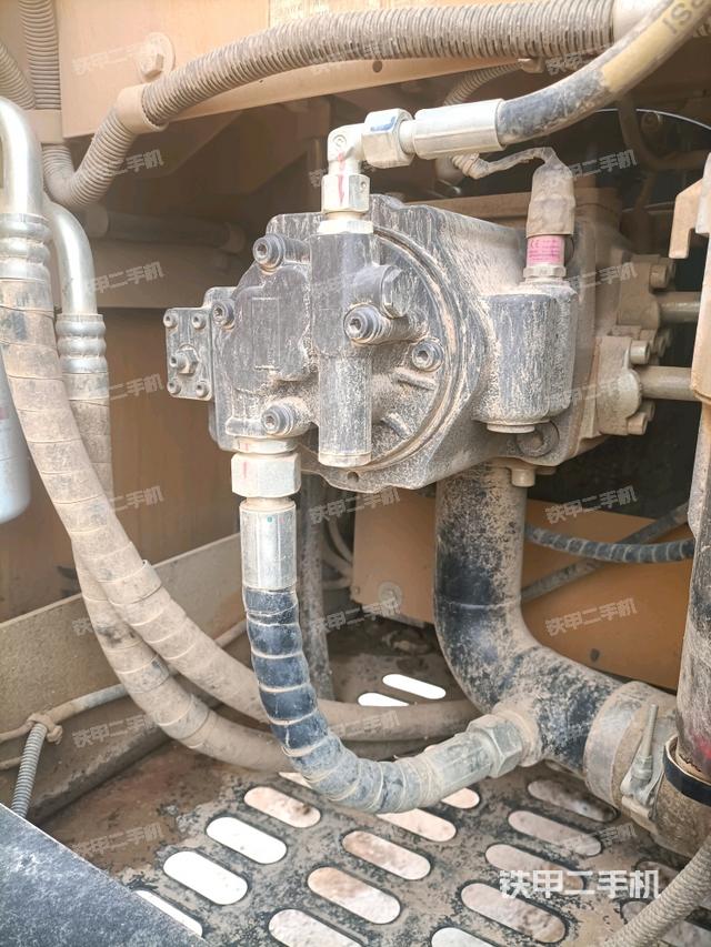 液压泵斜45 左(大件舱室) 液压泵斜45 左(大件舱室)