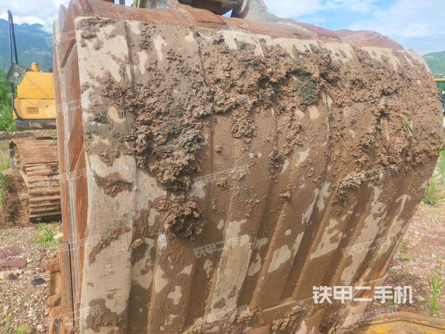 鏟斗右后整體（工作和回轉(zhuǎn)裝置）