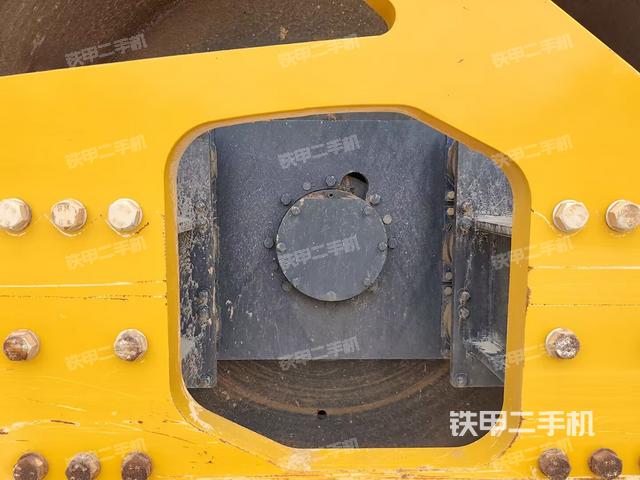 前輪左側(cè)減震塊連接及部件（壓路機前后車架）