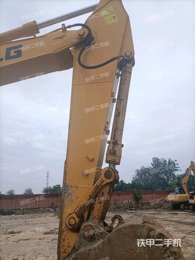 小臂整體左后（工作和回轉(zhuǎn)裝置）