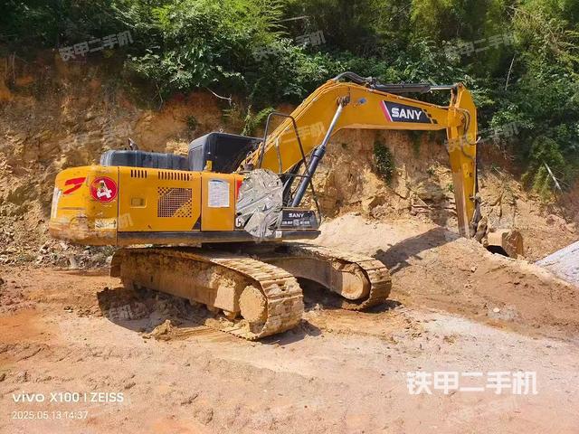 整机右后45°(整机外观) 整机右后45°(整机外观)