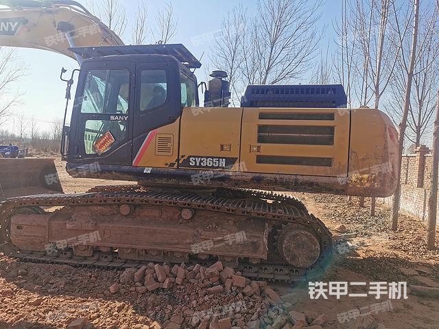 驾驶室整体(整机外观) 驾驶室整体(整机外观)