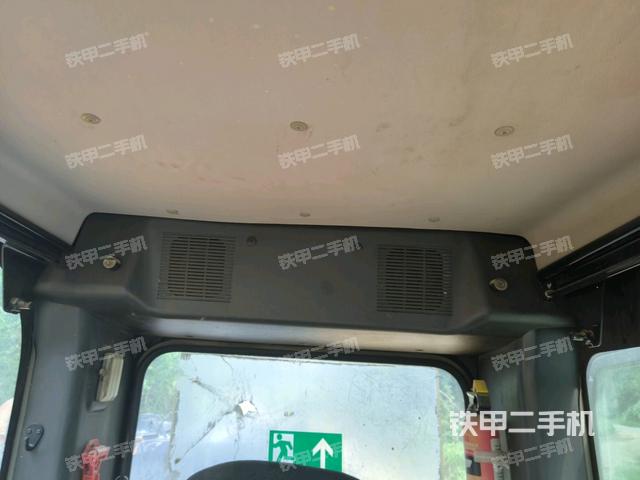 显示屏 (驾驶室部分) 显示屏 (驾驶室部分)