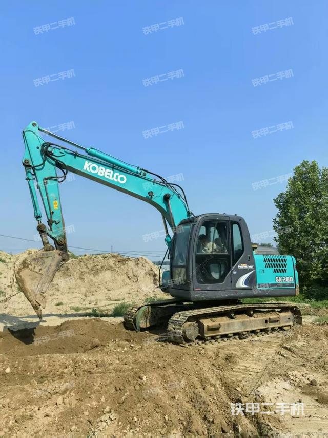 神鋼SK140LC挖掘機