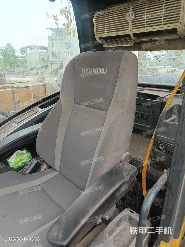 驾驶室整体（整机外观）