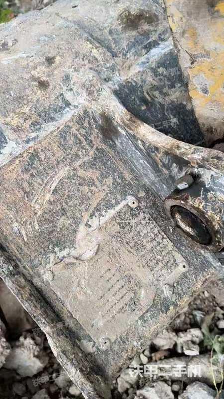 液壓泵艙室正面整體（整機(jī)外觀）