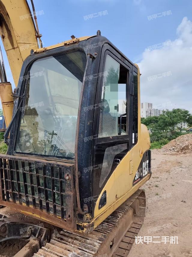  驾驶室正侧（驾驶室部分）