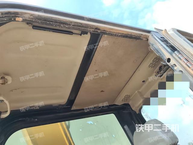 座椅右侧控制台/钥匙门/油门/含右手柄（驾驶室部分）