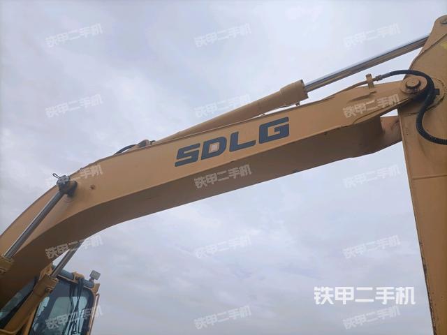 大臂整體?右側(cè)（工作和回轉(zhuǎn)裝置）