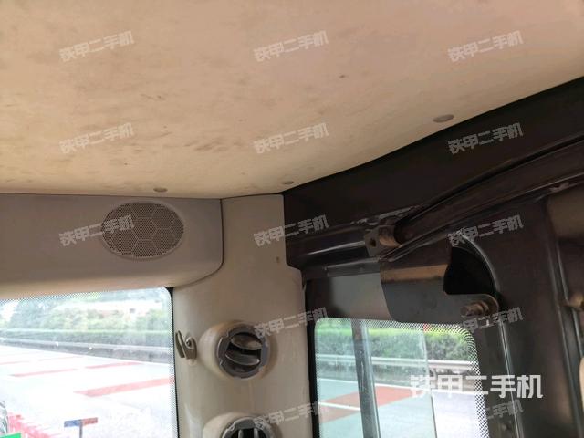 座椅后部(驾驶室部分) 座椅后部(驾驶室部分)