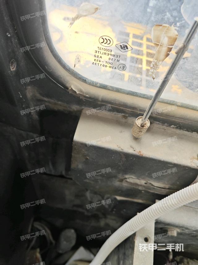 后窗玻璃角标(驾驶室部分) 后窗玻璃角标(驾驶室部分)