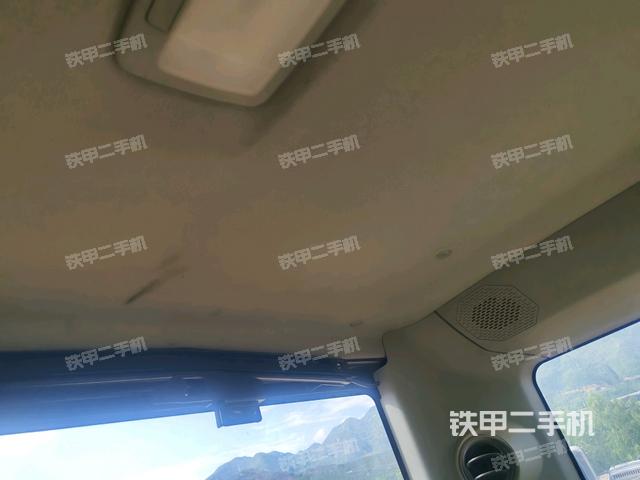 駕駛室左前45度（駕駛室部分）