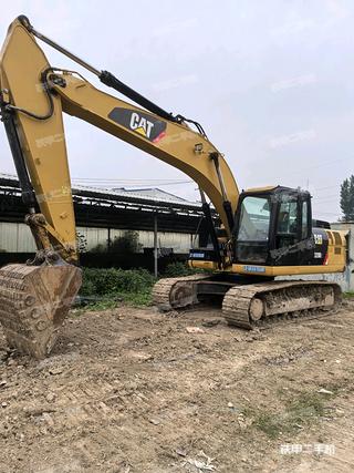 卡特彼勒320D2液压挖掘机实拍图片