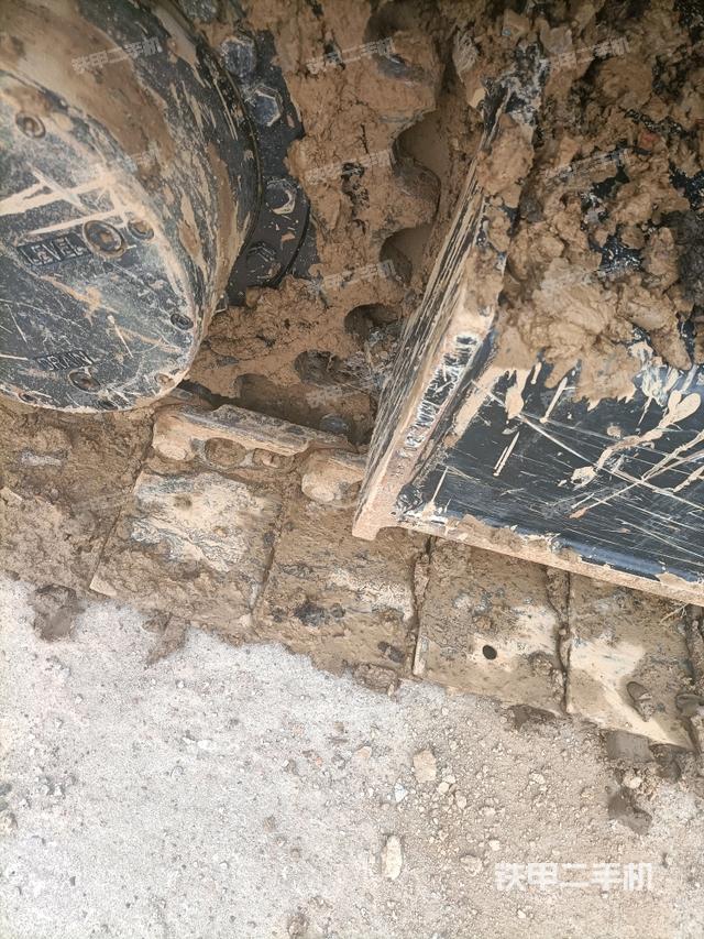 左驱动轮(行走机构) 左驱动轮(行走机构)