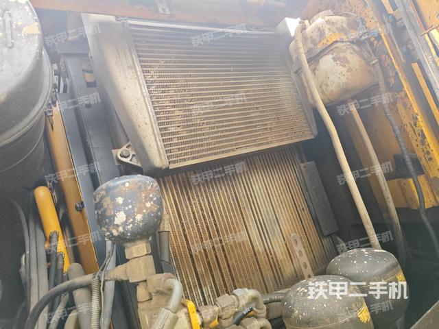 散热器正面(大件舱室) 散热器正面(大件舱室)