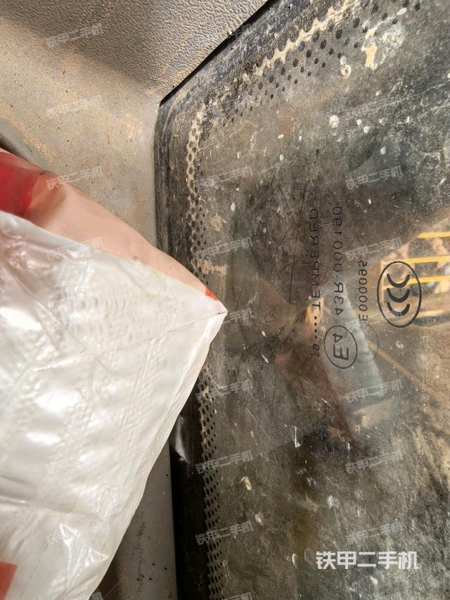 后窗玻璃角标(驾驶室部分) 后窗玻璃角标(驾驶室部分)