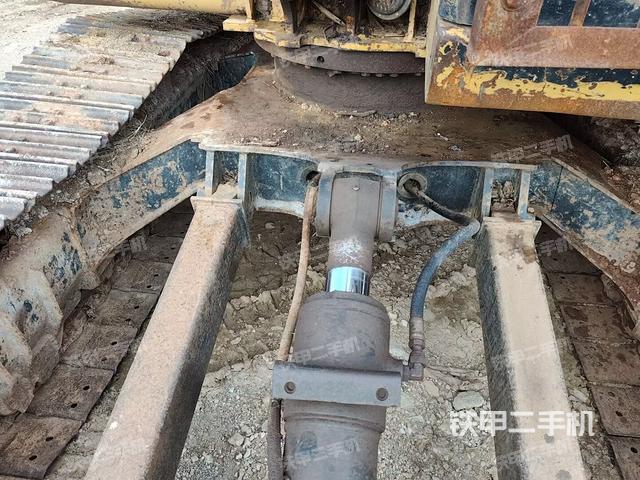 小臂整体右前（工作和回转装置）