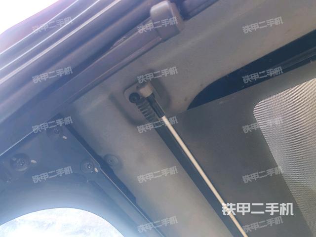 駕駛室左后45度（駕駛室部分）