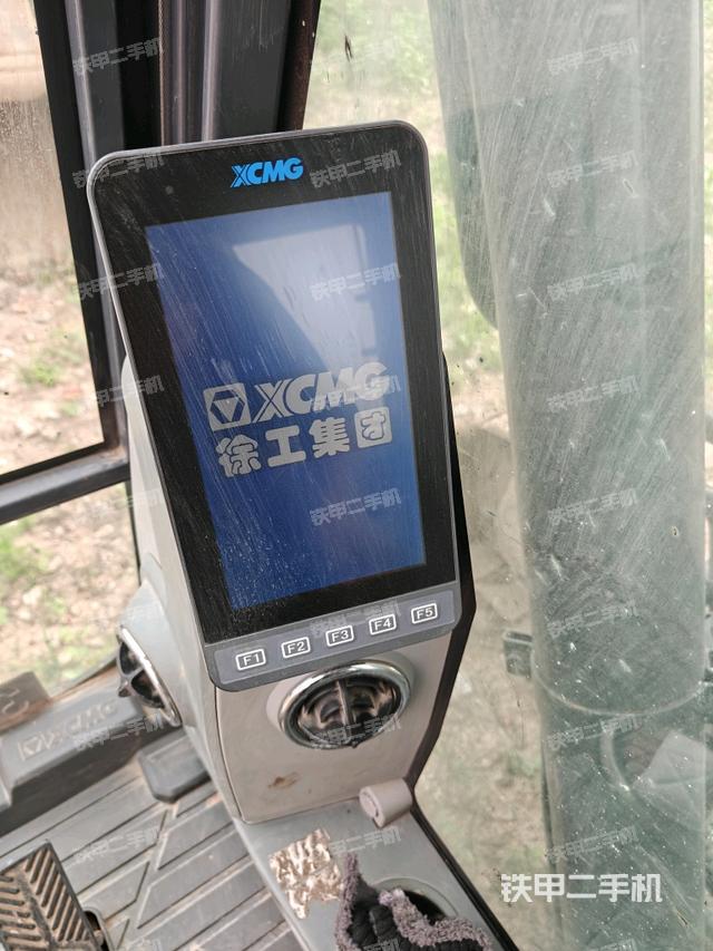 显示屏 (驾驶室部分) 显示屏 (驾驶室部分)