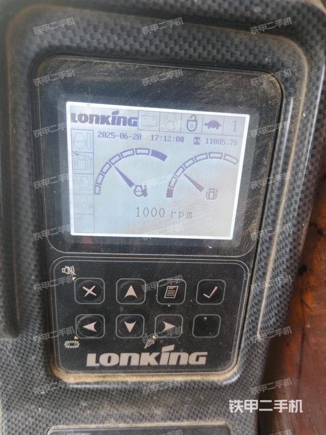 显示屏 (驾驶室部分) 显示屏 (驾驶室部分)