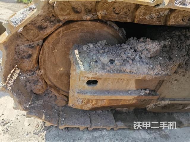 右导向轮(行走机构) 右导向轮(行走机构)