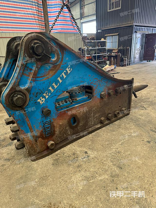 整机右后45°（设备外观及核心部件）