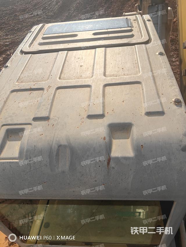 驾驶室顶部（整机外观）