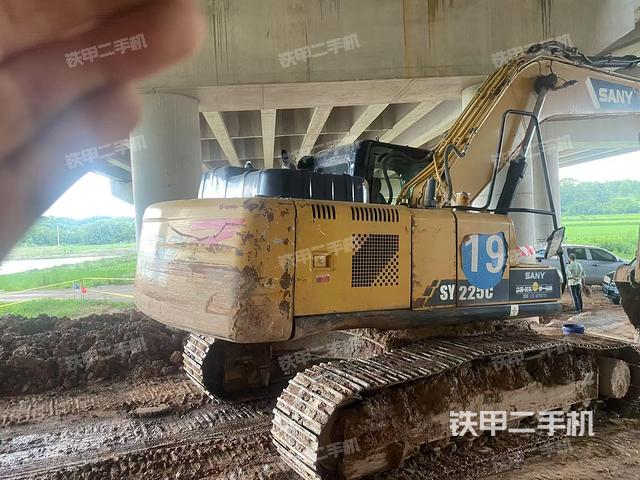 整机右后45°(整机外观) 整机右后45°(整机外观)