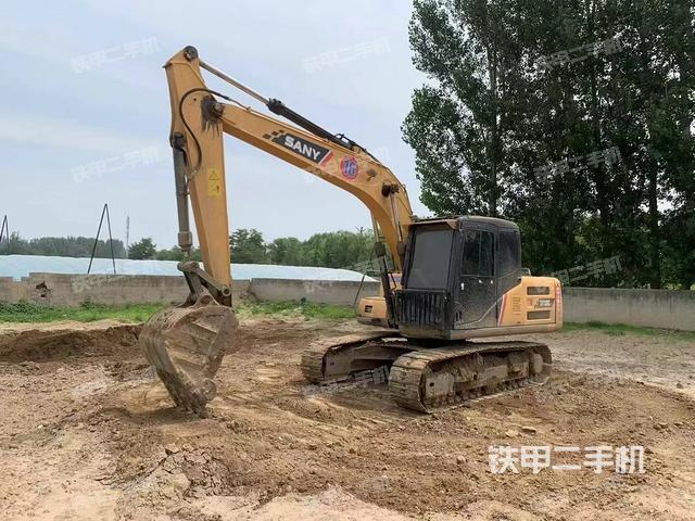 三一重工SY135C挖掘機(jī)