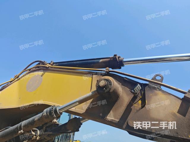 大臂整体 右侧(工作和回转装置) 大臂整体 右侧(工作和回转装置)