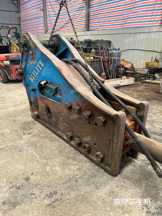 整机左侧（设备外观及核心部件）