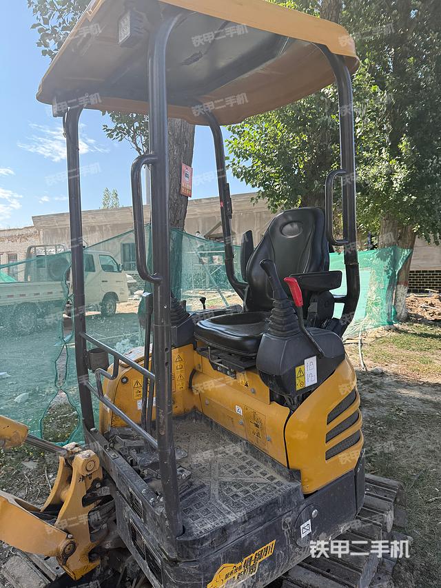 驾驶室整体（整机外观）