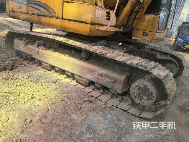 左导向轮(行走机构) 左导向轮(行走机构)