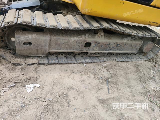 单侧履带整体(整机外观) 单侧履带整体(整机外观)