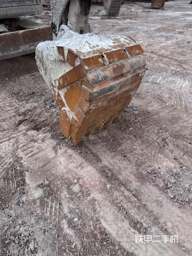 铲斗45度(工作和回转装置) 铲斗45度(工作和回转装置)