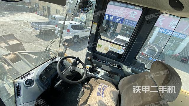 驾驶室工作台(整机外观及大件) 驾驶室工作台(整机外观及大件)