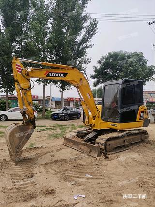 雷沃重工FR65E挖掘机实拍图片